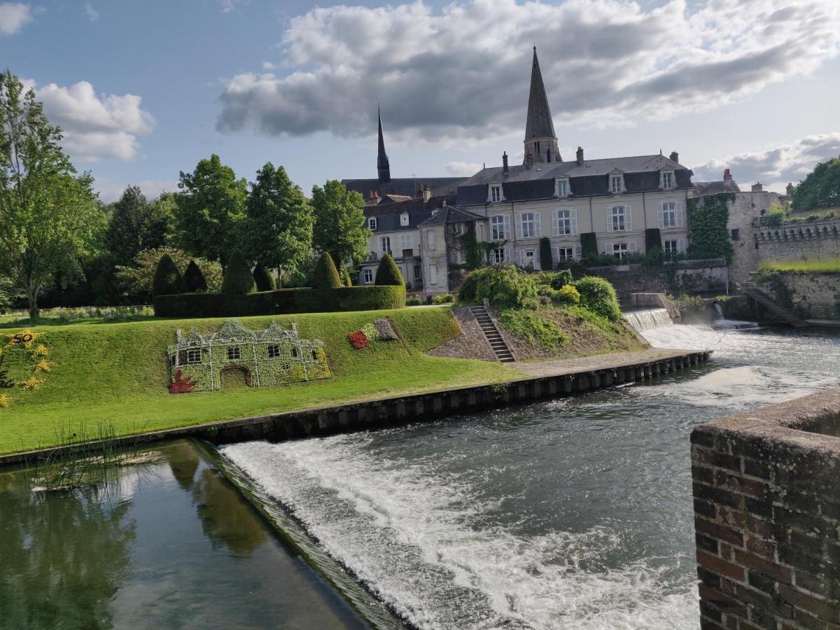 La Tranquillite Proche Des Chateaux De La Loire. Vendome